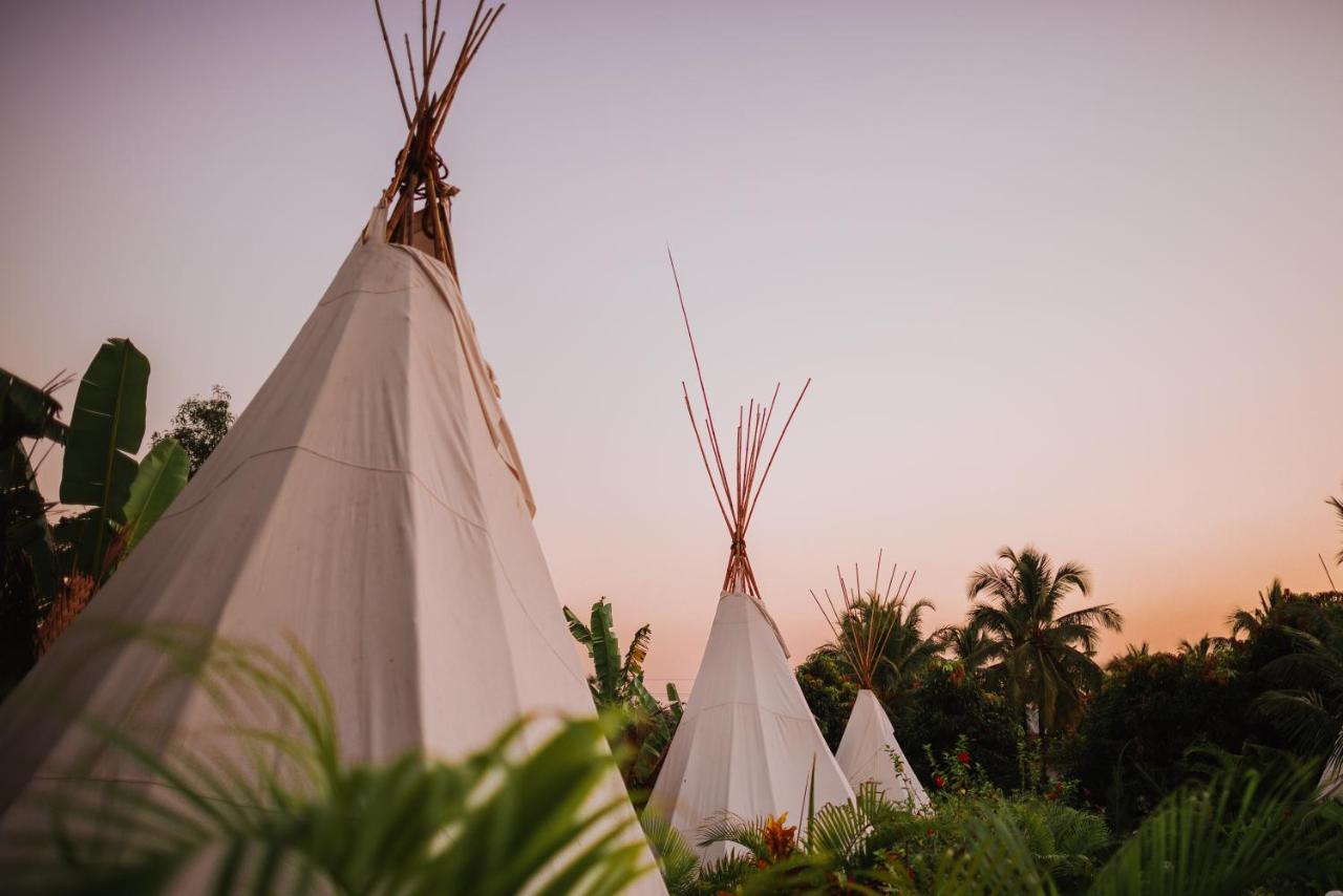 Готель Wigwam Мандрем Екстер'єр фото